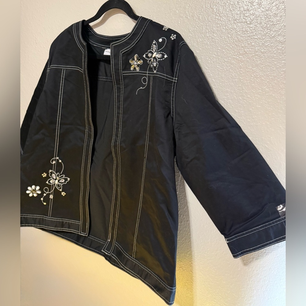 Alfred Dunner Embellished Black Jacket Size 18 Open Front Floral Embroidered Top - Picture 3 of 6